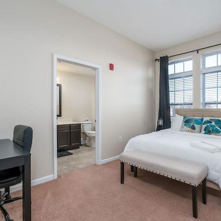 Private Bedroom Downtown Indy - Shared إنديانابوليس المظهر الخارجي الصورة