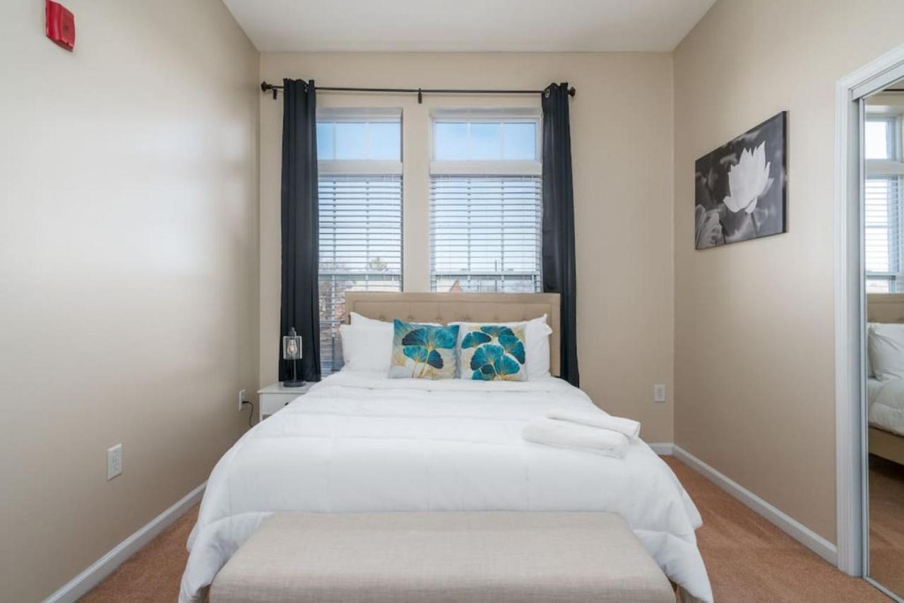 Private Bedroom Downtown Indy - Shared إنديانابوليس المظهر الخارجي الصورة