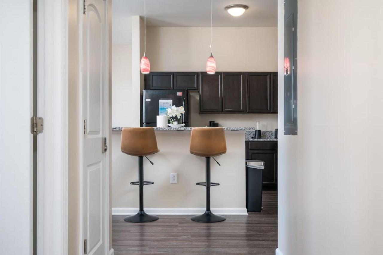 Private Bedroom Downtown Indy - Shared إنديانابوليس المظهر الخارجي الصورة