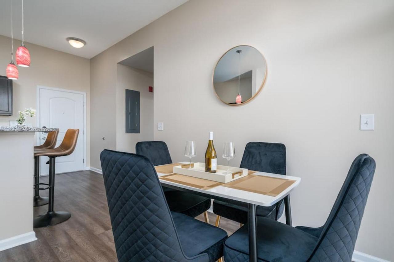 Private Bedroom Downtown Indy - Shared إنديانابوليس المظهر الخارجي الصورة