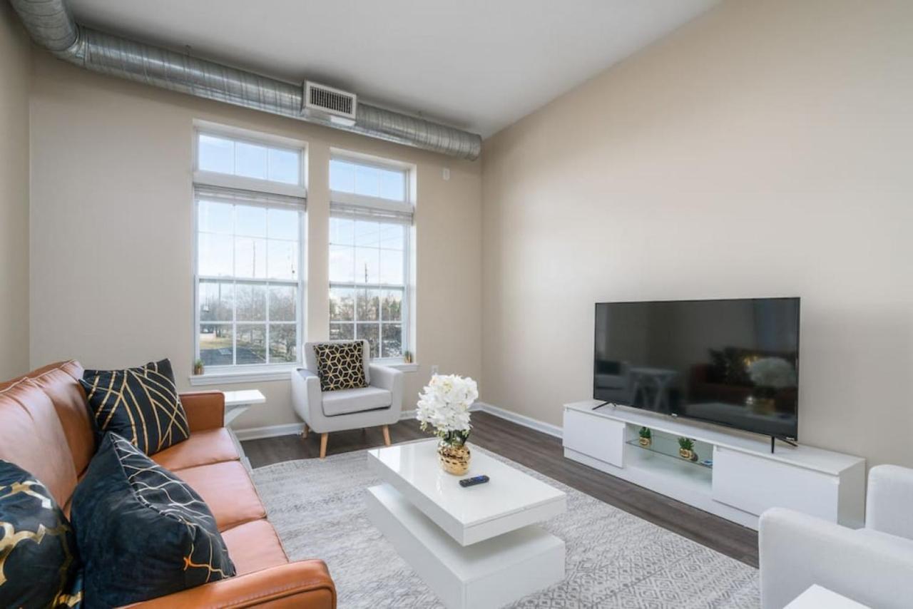 Private Bedroom Downtown Indy - Shared إنديانابوليس المظهر الخارجي الصورة