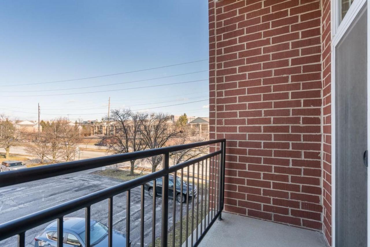 Private Bedroom Downtown Indy - Shared إنديانابوليس المظهر الخارجي الصورة