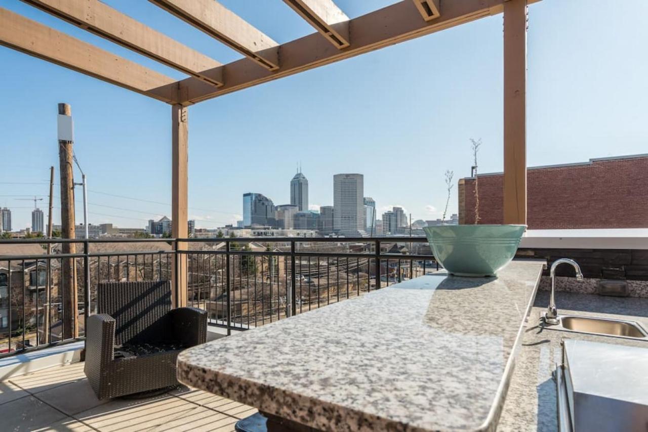 Private Bedroom Downtown Indy - Shared إنديانابوليس المظهر الخارجي الصورة